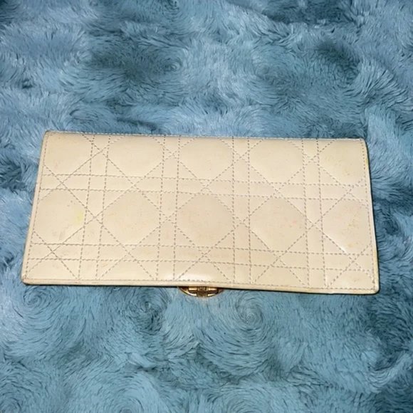CHRISTIAN DIOR BEIGE PATENT LEATHER CONTINENTAL WALLET - Picture 7 of 15